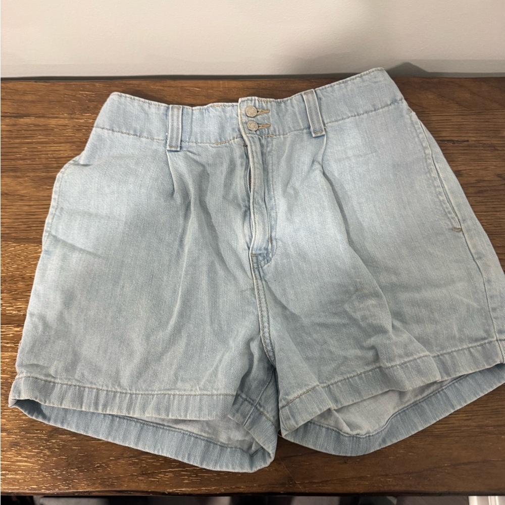 Denizen from Levi's Light Wash Jean Shorts
